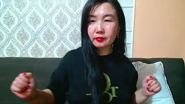 Snapshot of Bet_Lu chatting on 02.10.25 Bet Lu online show from 02.10.25