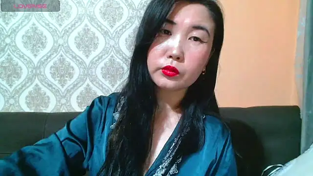 Snapshot of Bet_Lu chatting on 02.17.25 Bet Lu online show from 02.17.25