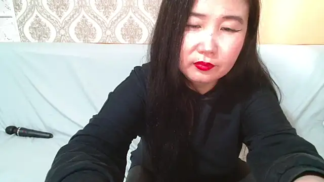 Snapshot of Bet_Lu chatting on 02.27.25 Bet Lu online show from 02.27.25