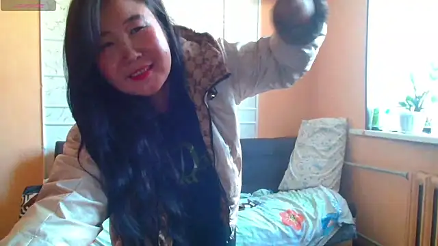 Snapshot of Bet_Lu chatting on 03.13.25 Bet Lu online show from 03.13.25