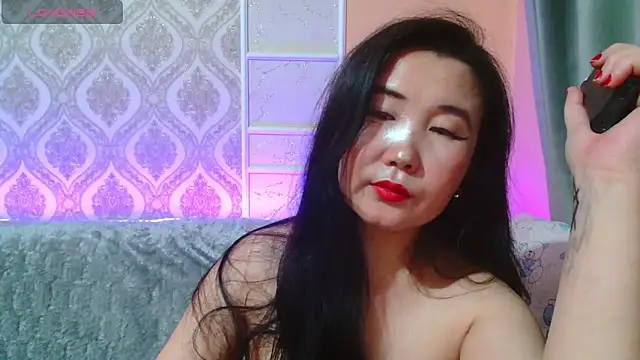 Snapshot of Bet_Lu chatting on 03.21.25 Bet Lu online show from 03.21.25