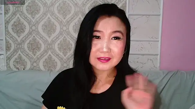 Snapshot of Bet_Lu chatting on 09.20.25 Bet Lu online show from 09.20.25