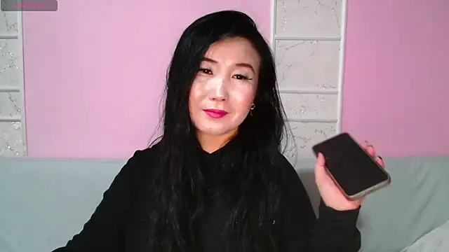 Snapshot of Bet_Lu chatting on 10.02.25 Bet Lu online show from 10.02.25