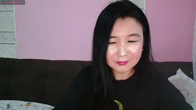 Snapshot of Bet_Lu chatting on 10.23.25 Bet Lu online show from 10.23.25