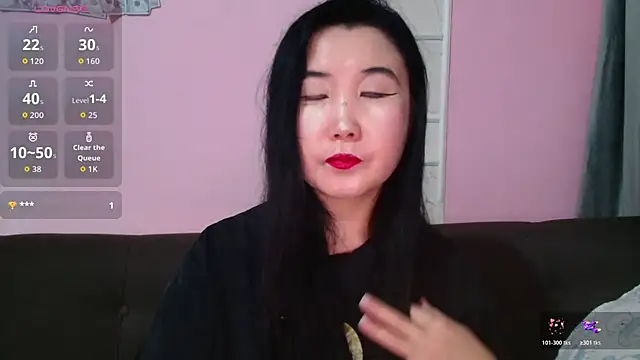 Snapshot of Bet_Lu chatting on 11.16.25 Bet Lu online show from 11.16.25