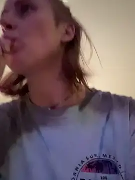 Snapshot of ClumsyLink chatting on 02.15.26 ClumsyLink online show from 02.15.26