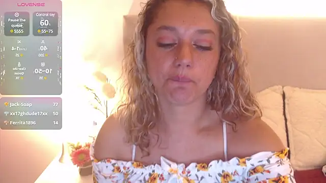 Snapshot of Sofii_Diaz chatting on 01.25.25 Sofii Diaz online show from 01.25.25