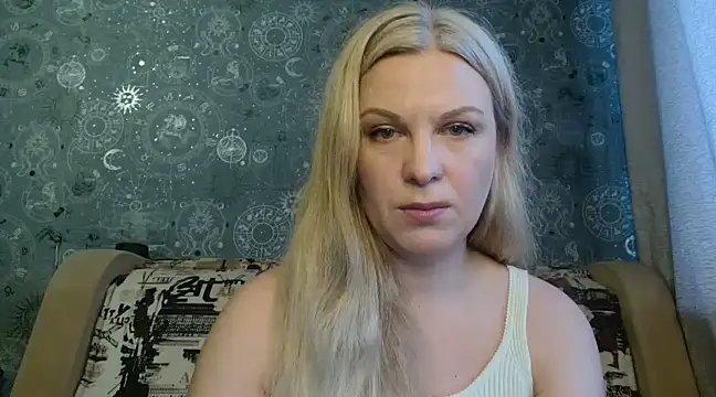 Snapshot of BlondeFox chatting on 02.03.25 BlondeFox online show from 02.03.25