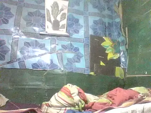 Snapshot of hairybushpussyxx1 chatting on 02.28.25 hairybushpussyxx1 online show from 02.28.25