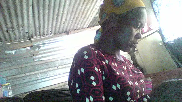 Snapshot of hairybushpussyxx1 chatting on 11.04.25 hairybushpussyxx1 online show from 11.04.25