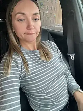 AngelinaMoore online show from 02.18.25