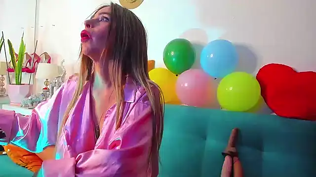 Snapshot of Victoria_Jonness chatting on 02.14.25 Victoria Jonness online show from 02.14.25