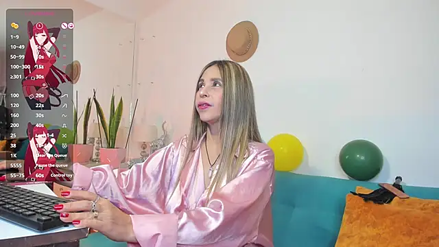 Snapshot of Victoria_Jonness chatting on 03.18.25 Victoria Jonness online show from 03.18.25