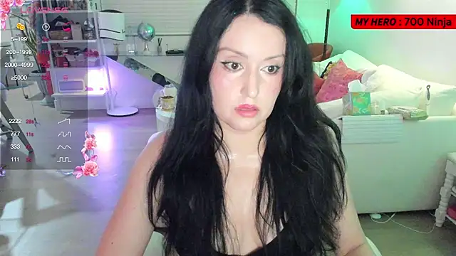 Snapshot of Vesaaa chatting on 09.18.25 Vesaaa online show from 09.18.25