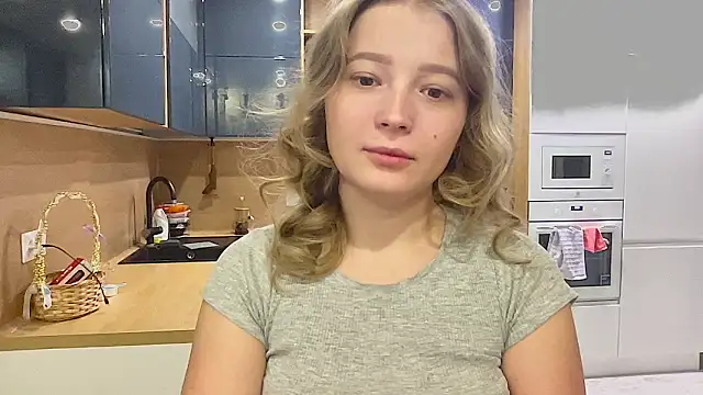 CharmingSarah online show from 09.26.25