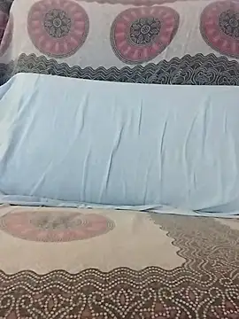 LoGaNfree88 online show from 11.11.25