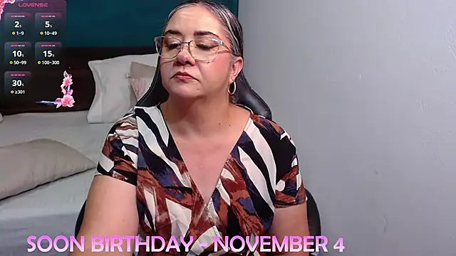 Snapshot of scaelettdubois chatting on 11.05.25 scaelettdubois online show from 11.05.25