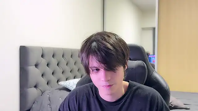 Snapshot of SasukeUhchiaa chatting on 01.09.25 SasukeUhchiaa online show from 01.09.25