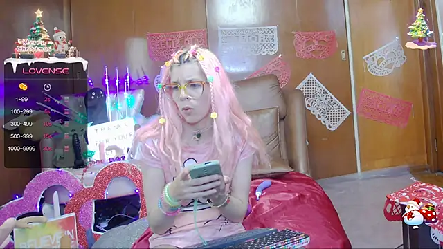 Skinygirl online show from 02.04.25