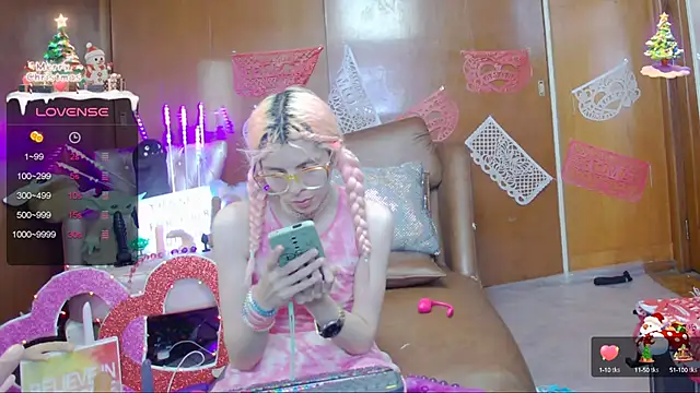 Skinygirl online show from 02.14.25