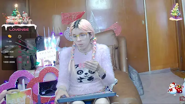 Skinygirl online show from 02.27.25