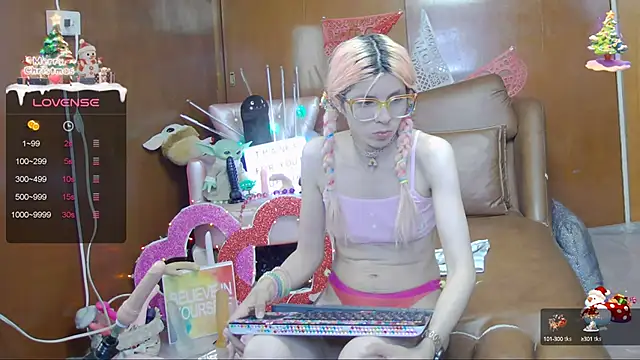 Skinygirl online show from 02.28.25