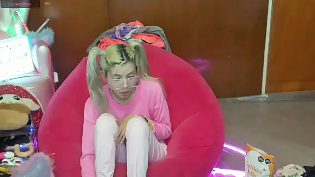 Skinygirl online show from 06.16.26