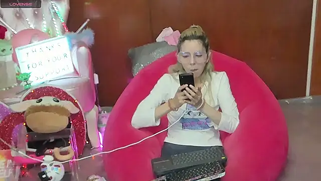 Skinygirl online show from 06.26.26