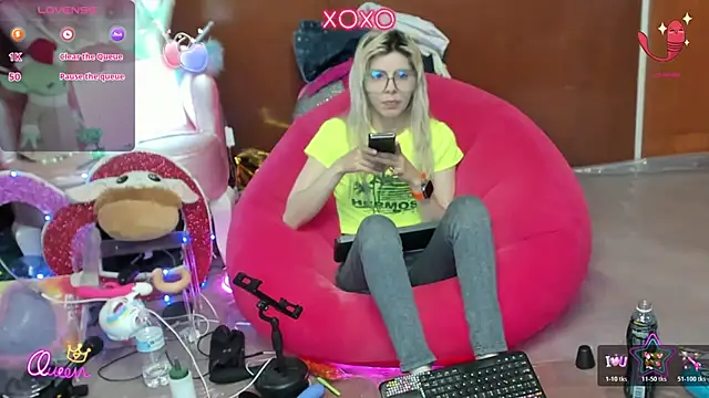 Skinygirl online show from 07.31.26