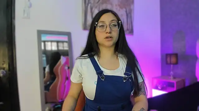 lucy neil online show from 02.11.25