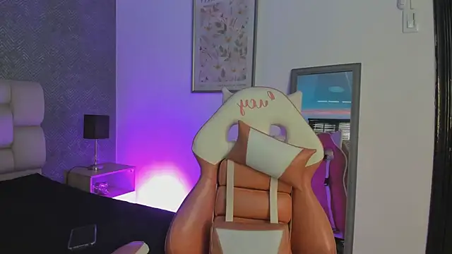 lucy neil online show from 09.17.25