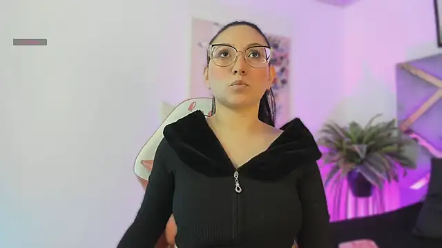 lucy neil online show from 12.23.25