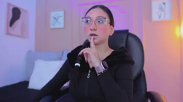 lucy neil online show from 02.12.26