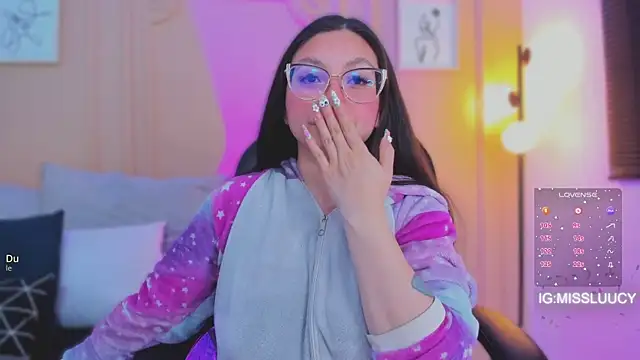 lucy neil online show from 04.10.26