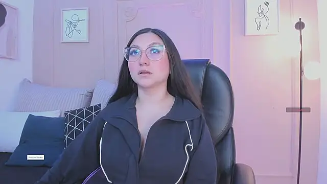 lucy neil online show from 04.19.26