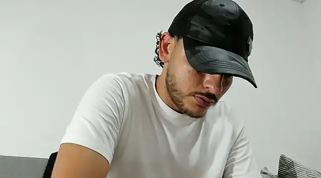 tuyo1995 online show from 12.15.24