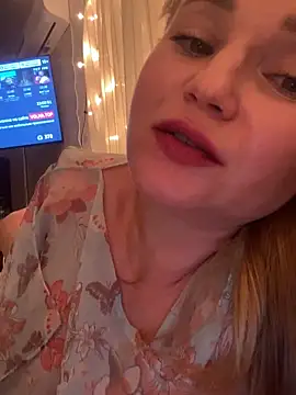 Snapshot of Lady__Maria chatting on 01.10.25 Lady Maria online show from 01.10.25