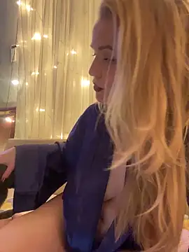 Snapshot of Lady__Maria chatting on 02.04.25 Lady Maria online show from 02.04.25