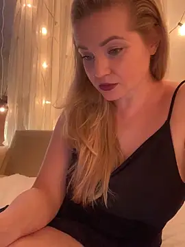 Snapshot of Lady__Maria chatting on 02.12.25 Lady Maria online show from 02.12.25