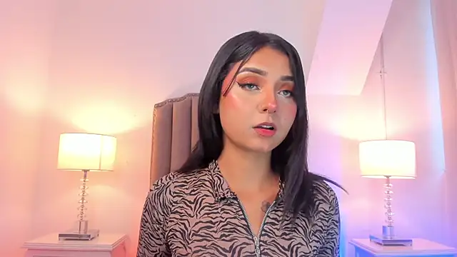 Emma Torres   online show from 01.16.25