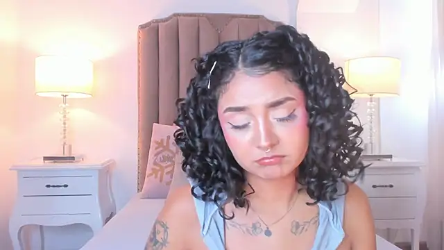 Emma Torres   online show from 05.21.26