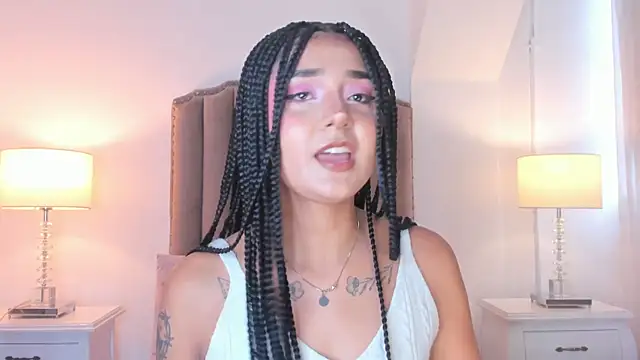Emma Torres   online show from 05.25.26