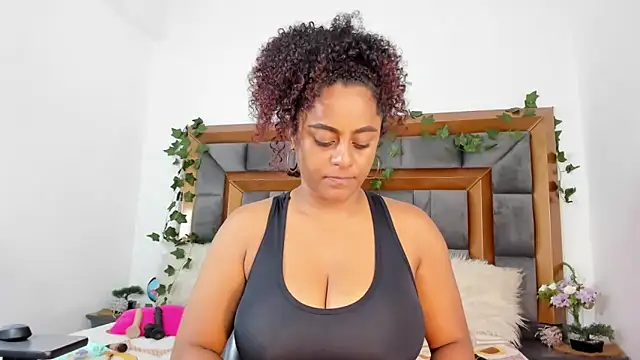 BellaKarla online show from 03.11.25