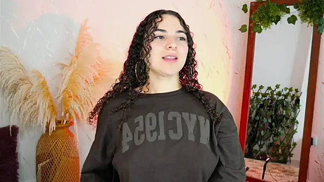 Snapshot of merida_bell18 chatting on 11.19.25 merida bell18 online show from 11.19.25