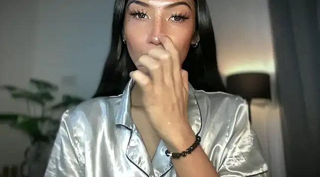 Bella Gordon online show from 02.23.25