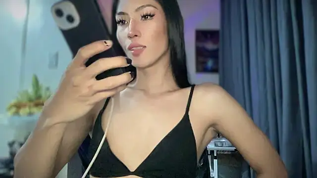 Bella Gordon online show from 10.16.25