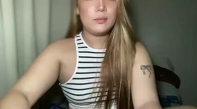 Snapshot of MissCataleyaxxx chatting on 01.25.25 MissCataleyaxxx online show from 01.25.25