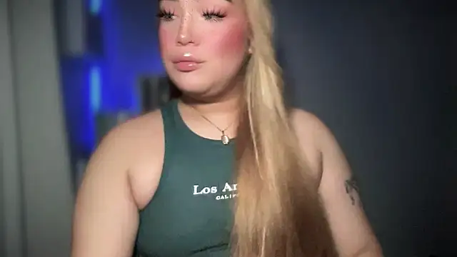 Snapshot of MissCataleyaxxx chatting on 09.20.25 MissCataleyaxxx online show from 09.20.25