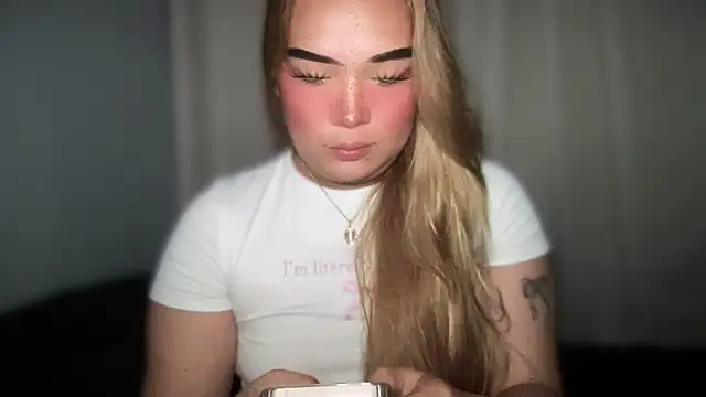 Snapshot of MissCataleyaxxx chatting on 10.03.25 MissCataleyaxxx online show from 10.03.25