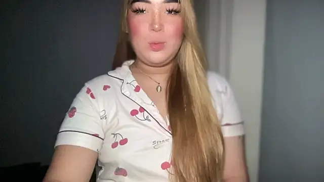 Snapshot of MissCataleyaxxx chatting on 10.15.25 MissCataleyaxxx online show from 10.15.25